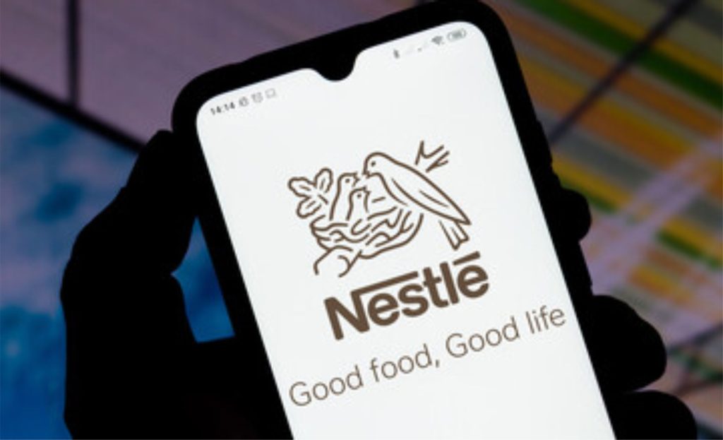 Acordo entre Nestlé e Embrapa leva mensuração de carbono e agricultura regenerativa ao centro da estratégia para tornar o leite brasileiro mais competitivo. 🐄