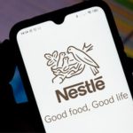 Acordo entre Nestlé e Embrapa leva mensuração de carbono e agricultura regenerativa ao centro da estratégia para tornar o leite brasileiro mais competitivo. 🐄