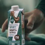 Inovação proteica na prática: shake 100% Whey promete alta performance ⚡ 1 ⚡ A Verde Campo avança na categoria esportiva com o primeiro shake 100% Whey pronto para beber, ampliando a fronteira da inovação proteica no país.