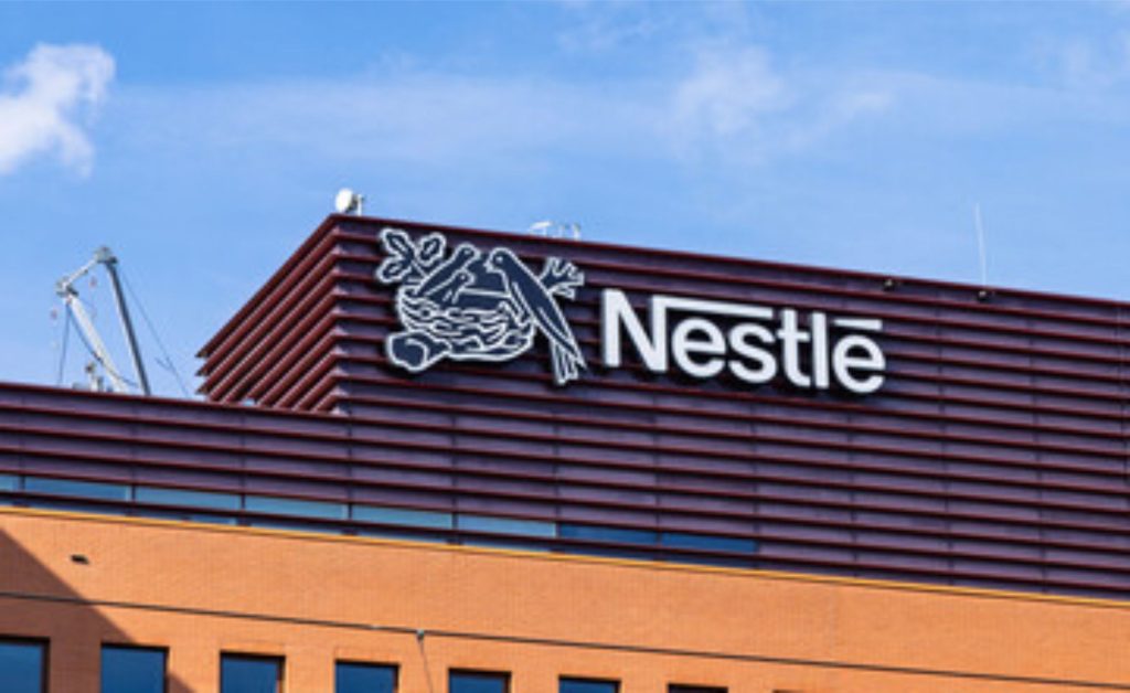 🧠 Reformulação, testes cegos e foco em grandes marcas orientam a nova estratégia da Nestlé USA.