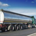 🧪 Tribunal afirma que transportadora não integra cadeia de consumo e não responde por vício intrínseco do leite adulterado.