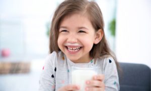 🛒 A redução no preço do leite já aparece nas prateleiras, com marcas populares reposicionando valores e ampliando oportunidades de compra. Itaperuna