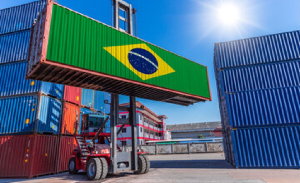 Nova unidade da ApexBrasil em MT promete facilitar exportação com qualificação, eventos e apoio direto a produtores. 🚜