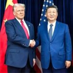 Exportações agrícolas: coalizões dos EUA exigem compras da China 🚨 1 Em meio a estoques altos e preços instáveis, o agro dos EUA cobra que a China honre pactos e reative as exportações agrícolas previstas. 📉