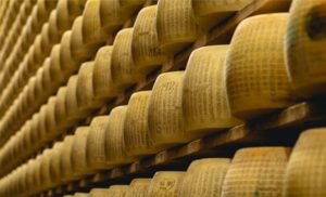 Queijo italiano investe pesado em product placement para ganhar visibilidade. Parmigiano