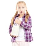 Leite adulterado: multas de R$ 21 mi sacodem a indústria colombiana 🚨 1 Gloria e Lactalis entre as mais multadas na Colômbia 💸