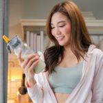 🏋️♂️ Leite materno na academia: moda extrema ou mito nutricional? 1 ⚠️ Rico em nutrientes para bebês, o leite materno pode não fazer sentido fora do berçário.