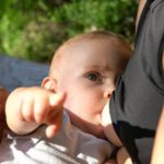 🥛❓ Quando o “Got Milk?” saiu do controle: Leite materno vira distração em assalto surreal 2 😳 Polícia investiga caso surreal em que leite materno foi usado como estratégia para confundir funcionários e cometer furto.