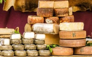 🧀 Com apoio francês, SP estrutura formação técnica, certificação e inovação para consolidar a queijaria artesanal.