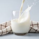 🧬 Nutrientes do leite atuam juntos no suporte à imunidade ao longo da vida.