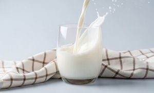 🧬 Nutrientes do leite atuam juntos no suporte à imunidade ao longo da vida.