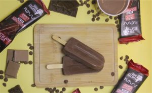 🌞 Com orçamento mais justo, brasileiros apostam em picolés funcionais, pequenos mimos e experiências de bem-estar.