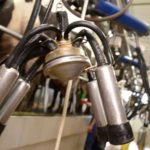 O recuo do preço do leite expõe um descompasso estrutural entre oferta, consumo e política setorial no início de 2026 📉