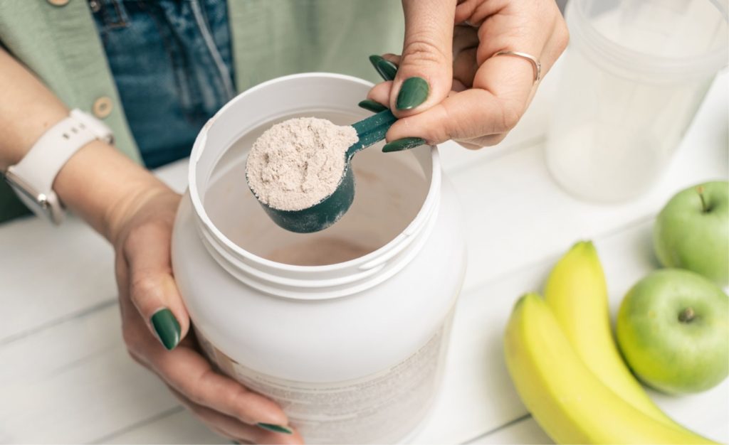 Antes ou depois do treino? A resposta sobre whey protein passa pelo contexto nutricional de cada pessoa 🏋️