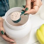 Antes ou depois do treino? A resposta sobre whey protein passa pelo contexto nutricional de cada pessoa 🏋️