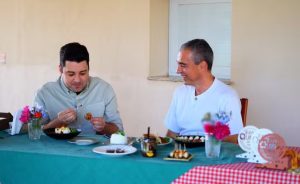 Família transforma leite de búfala próprio em doce premiado, com menos açúcar e respeito ao tempo 🥄