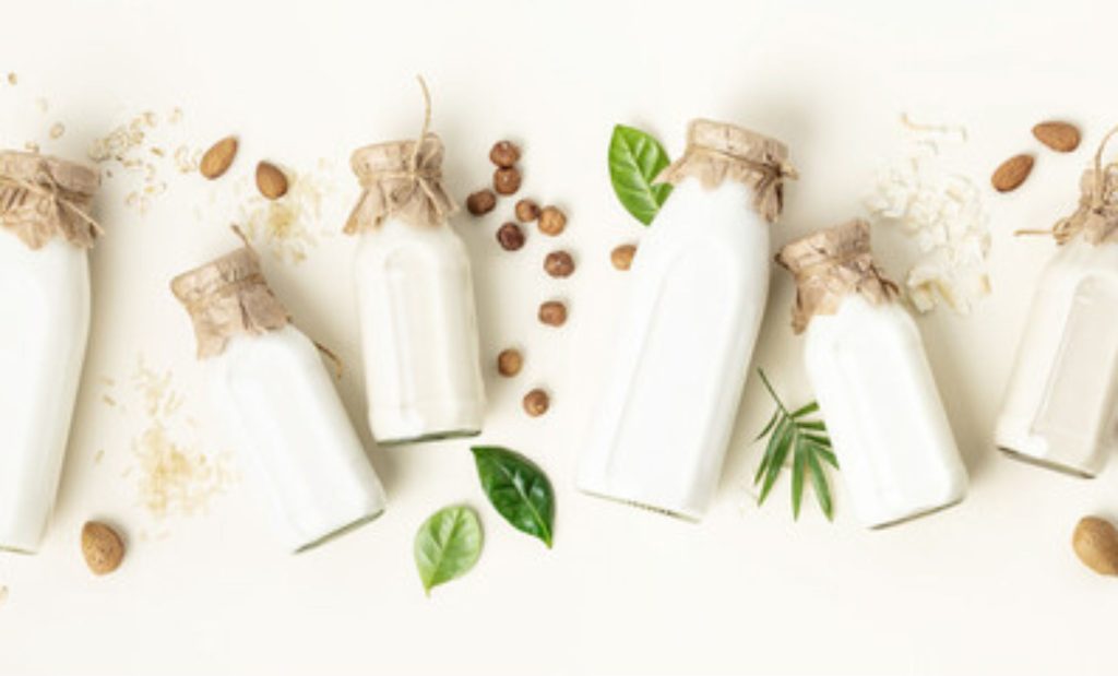 🥛 CNA aponta vácuo normativo e alerta que termos lácteos em produtos vegetais podem induzir o consumidor ao erro. Nomenclaturas