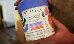 Autoridades apuram contaminação em leite em pó usado pela ByHeart após casos graves de botulismo infantil ⚠️