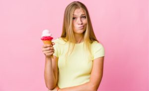 Mesmo com vendas em alta, indulgência saudável enfrenta barreiras de confiança e percepção sensorial 🧠