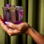 O Milk Punch usa leite coalhado para filtrar impurezas e criar drinks cristalinos e aveludados 🍸