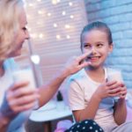 📊 Associação de Nutrologia destaca que o leite de vaca é seguro, nutritivo e ainda cercado por mitos que impactam escolhas alimentares.