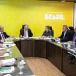R$ 100 milhões e medidas emergenciais para o leite 🇧🇷 2 Com medidas emergenciais, governo tenta estabilizar renda e reativar o mercado lácteo brasileiro. 📊