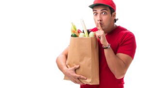 🌍 Com menor interesse do consumidor, companhias apostam na sustentabilidade “por padrão” para manter metas ambientais e proteger vendas.