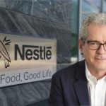 💼 Custos, portfólio e estrutura entram no centro da nova fase estratégica da Nestlé liderada por Pablo Isla.
