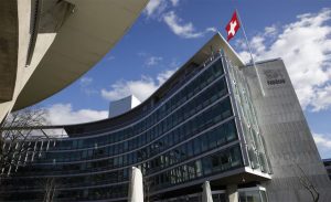 Com 271 mil funcionários, Nestlé reformula bônus e reduz proteção a desempenho mínimo. 🧭