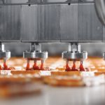 🏭 Custos sobem no campo e pressionam a indústria em sequência O setor mantém crescimento moderado, mas com margens comprimidas por custos e consumo mais restrito. Indústria