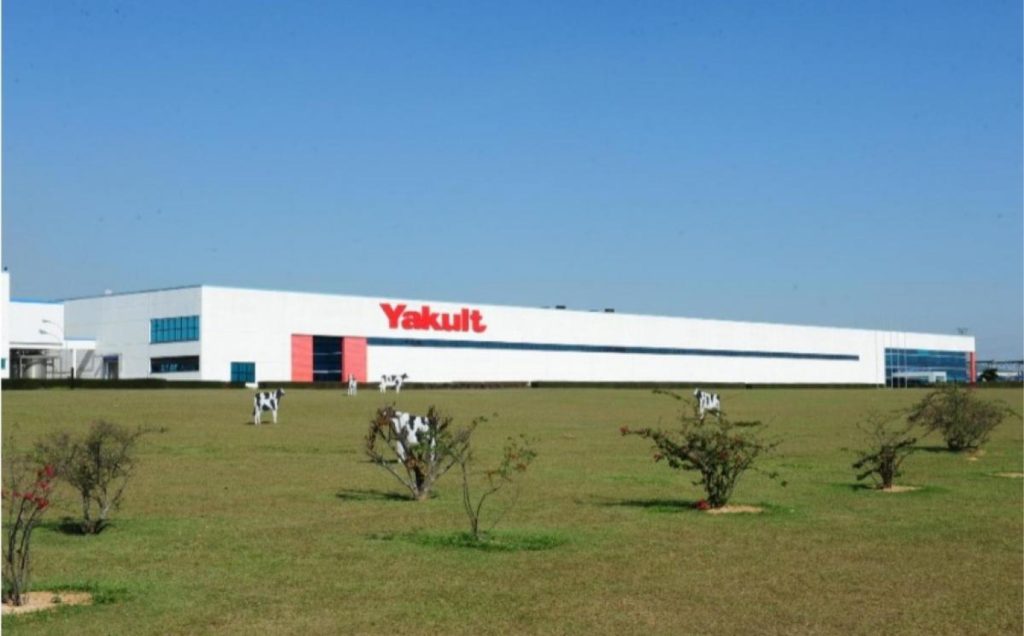 🏭 Programa gratuito da Yakult em Lorena convida famílias e escolas para conhecer tecnologia e produção de perto.