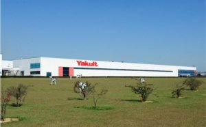 🏭 Programa gratuito da Yakult em Lorena convida famílias e escolas para conhecer tecnologia e produção de perto.
