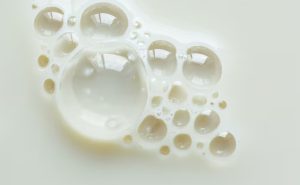 A corrida por proteínas lácteas alternativas ganha força diante da alta demanda e limites de capacidade da cadeia. 📈 vaca