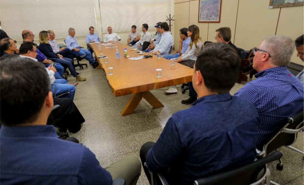 Iniciativa reúne entidades para formar profissionais da cadeia láctea 🐄 Escola do Leite