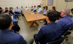 Iniciativa reúne entidades para formar profissionais da cadeia láctea 🐄 Escola do Leite