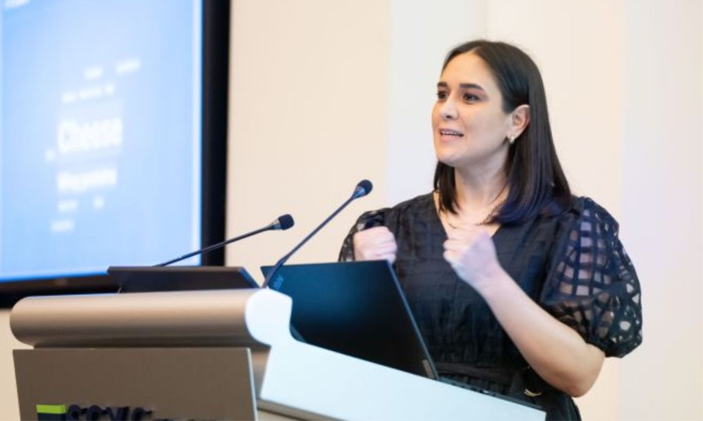 Cristina Alvarado, chefe de insights de lácteos da NZX, afirma que a última rodada do GDT refletiu necessidade imediata de produto no mercado.