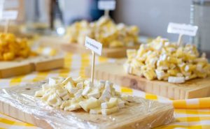 Encontro em Toledo combina técnica, mercado e inovação para consolidar a queijaria fina como vetor de renda. queijo