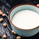 🌱 Produtos híbridos prometem menor impacto ambiental e atraem flexitarianos, mas enfrentam barreiras regulatórias.