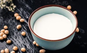 🌱 Produtos híbridos prometem menor impacto ambiental e atraem flexitarianos, mas enfrentam barreiras regulatórias.