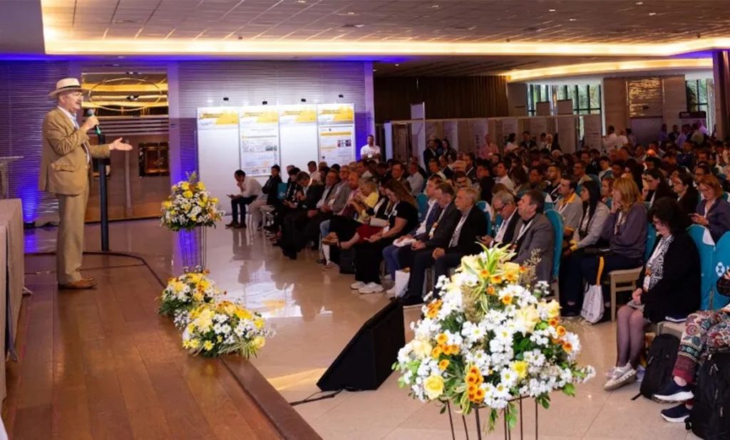 Volatilidade dos insumos e desafios de oferta revelam paralelos entre avicultura e cadeia láctea 🌾APA