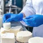 Desinfecção com peróxido ionizado avança em laticínio do México 🔬 Testes mostraram redução de microrganismos, com destaque para bactérias mesofílicas na produção.