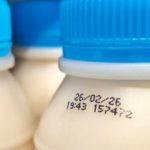 🧊 Entender a validade dos alimentos ajuda a evitar desperdício. Alguns lácteos podem permanecer seguros por dias após o vencimento.