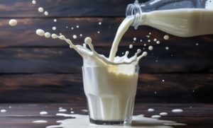 Com 1,3 bilhão de litros ao ano, Bahia restringe reconstituição de leite importado no estado 🐄