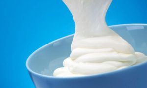 🥛 Nem todo “grego” é igual: especialistas explicam o que observar antes de comprar.