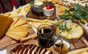 Do interior do Paraná para o mundo: queijos de Londrina somam 7 medalhas e reforçam a força da produção local.