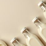 Por que o leite encarece e não dá sinais de alívio Oferta reduzida e aumento de custos explicam pressão contínua nos lácteos 🧾