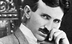 🥛 Hábitos de Tesla incluem leite e rotina rigorosa, conectando alimentação simples à longevidade observada para a época.