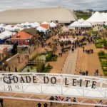 Castro lidera produção de leite no Brasil com mais de 400 milhões de litros 🐄 Produção de leite em Castro avança com gestão intensiva e integração cooperativa na indústria