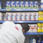 Leite mais caro: oferta menor eleva preços no Brasil oferta leite