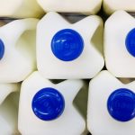 Embalagens plásticas pressionam custos nos lácteos Embalagens plásticas